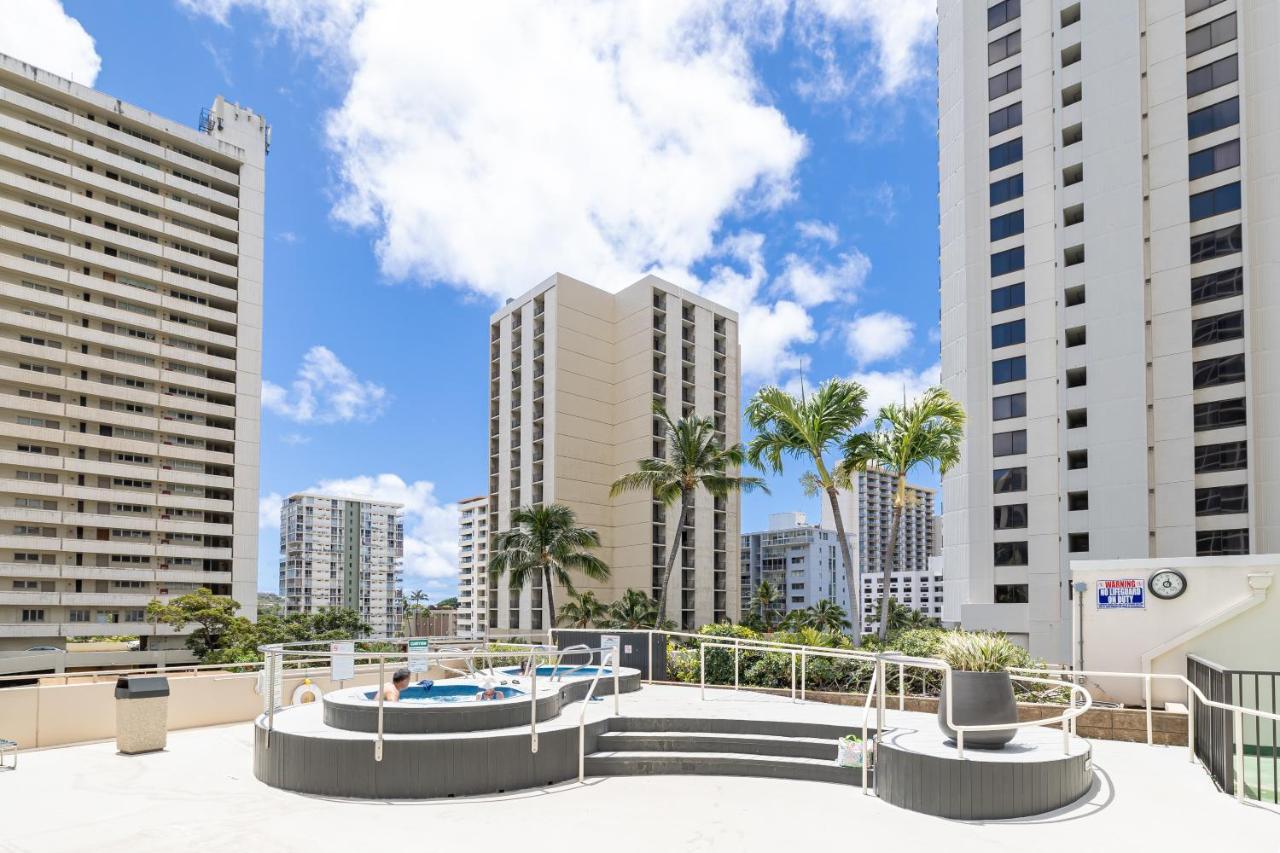 Beautiful 1Br, Steps To Waikiki Beach And Parking Honolulu Zewnętrze zdjęcie