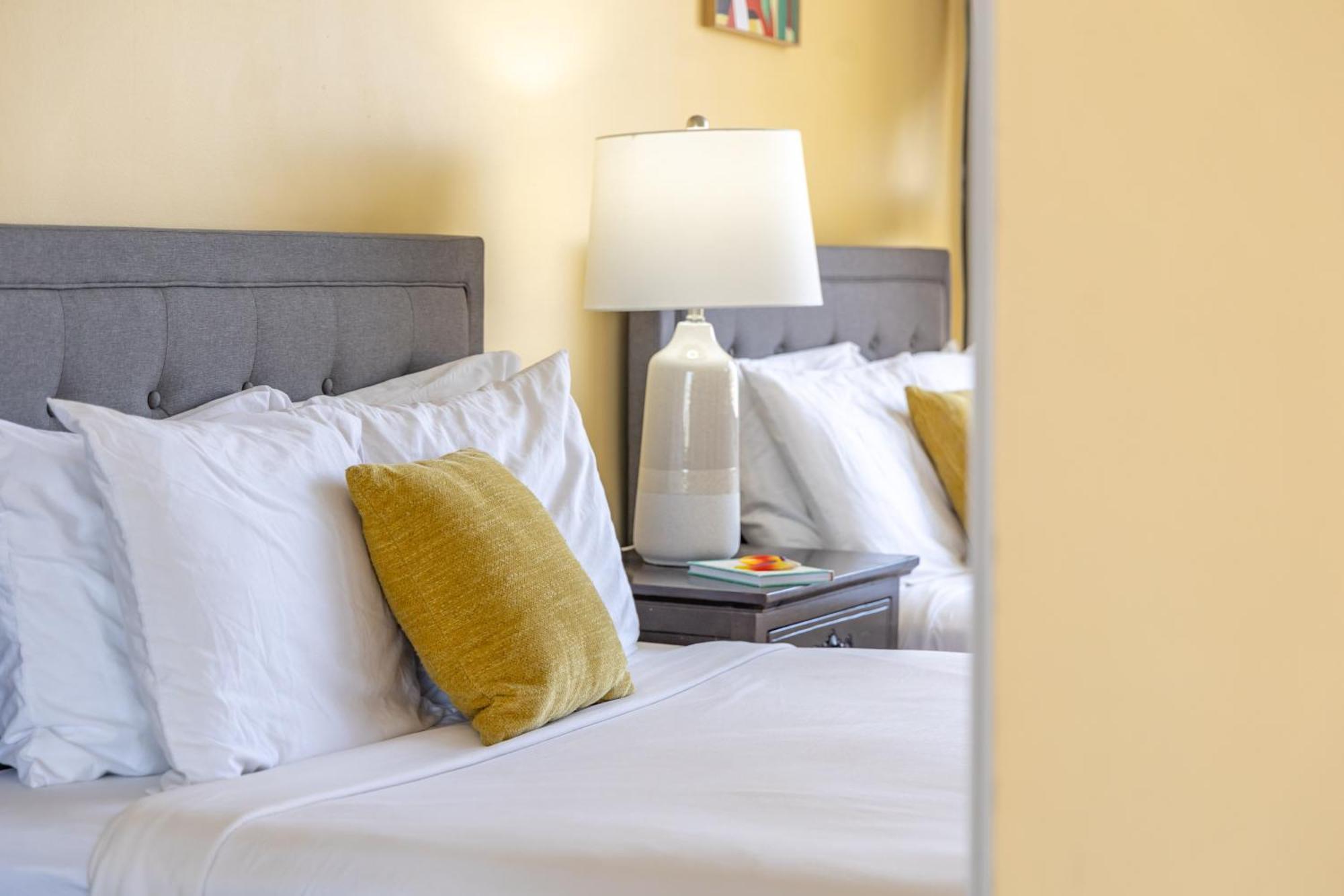 Beautiful 1Br, Steps To Waikiki Beach And Parking Honolulu Zewnętrze zdjęcie